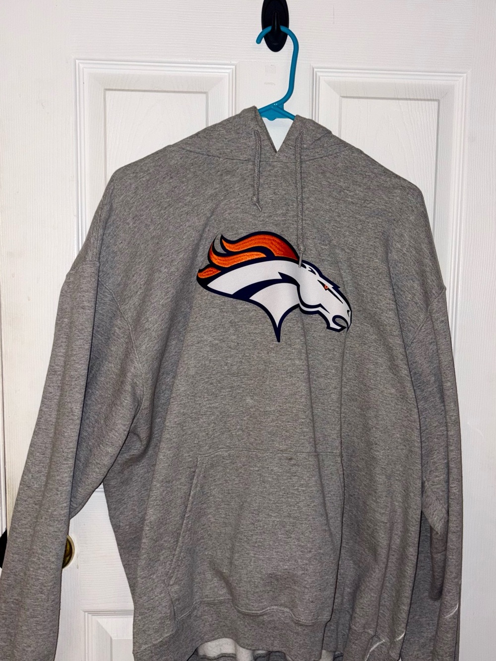 Denver Broncos Gray Pullover Hoodie with Team Logo. Size XXL.